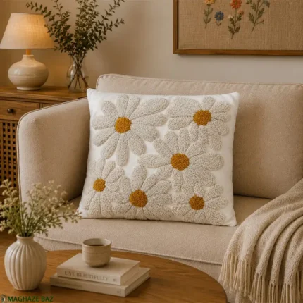کوسن پانچدوزی طرح گل بابونه رنگ کرم